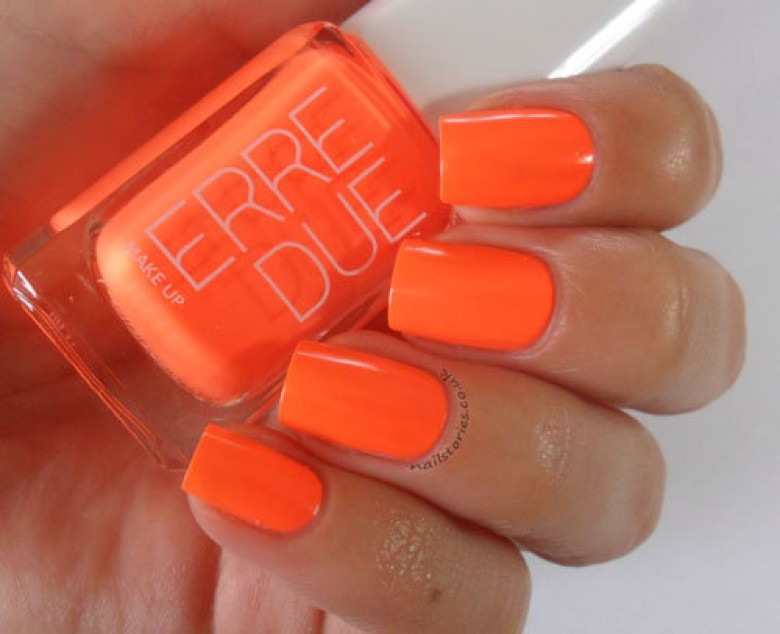 nail art orange fluo