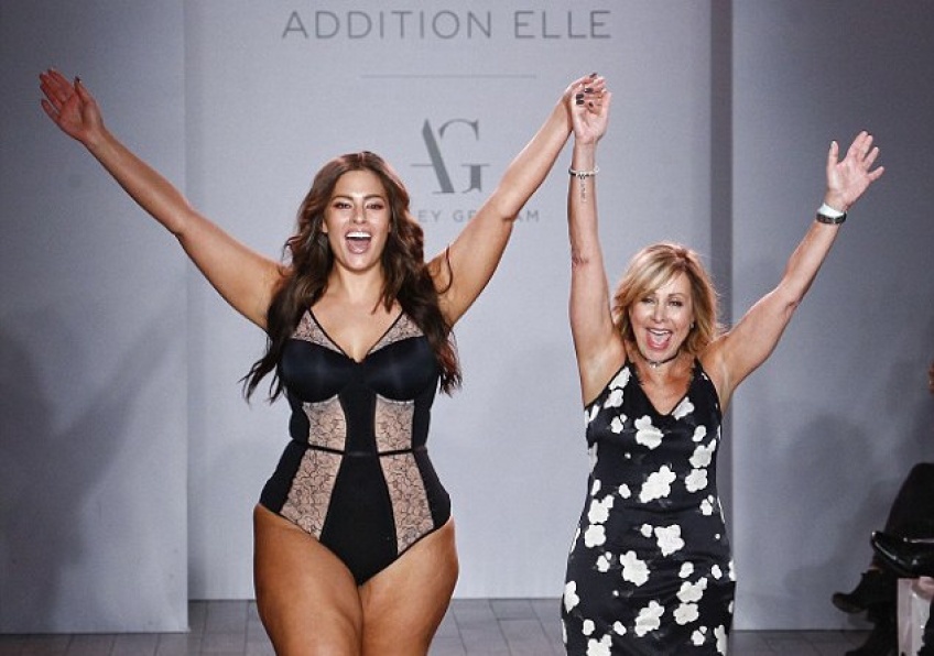 Ashley Graham dévoile sa ligne de lingerie à la Fashion Week de New-York