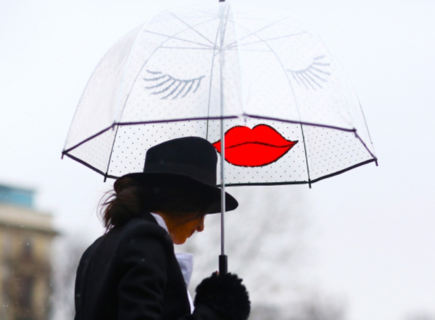 20 parapluies qui vont rendre les jours de pluie très trendy !