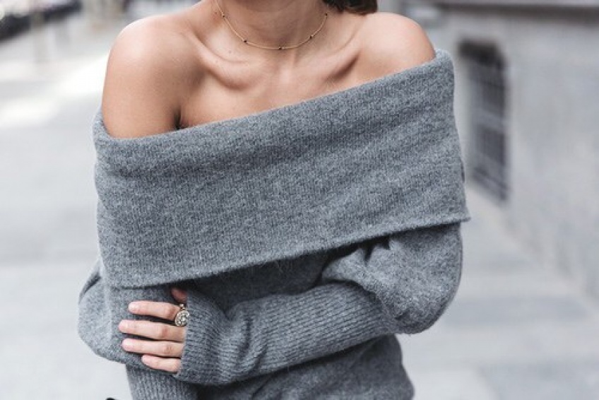 Un pull gris cosy pour l'hiver