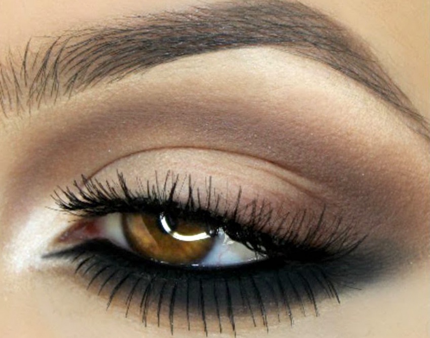 Le reverse smokey-eye : La nouvelle tendance make-up qui affole les beautystas !