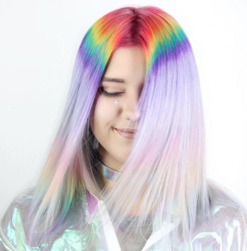 La coloration Rainbow pour les cheveux affole la toile !