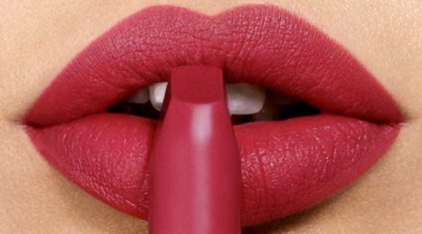 Les plus beaux rouges à lèvres mats aux couleurs estivales