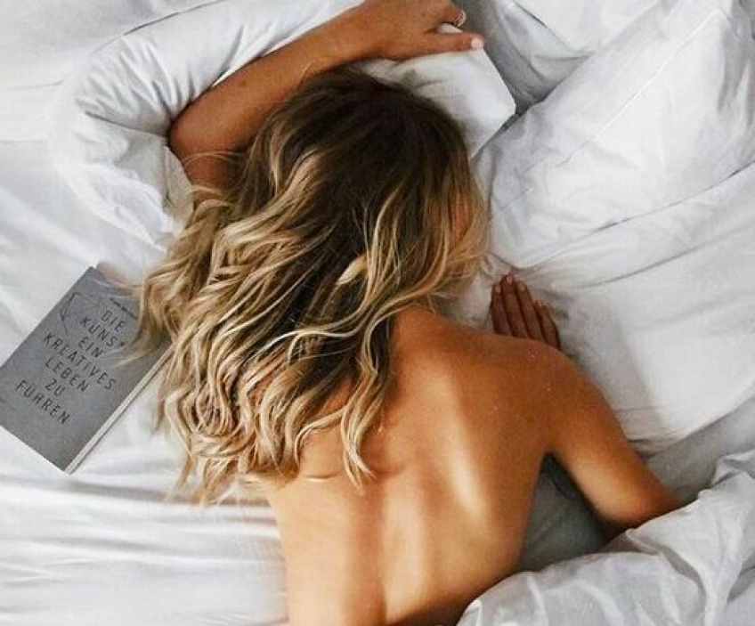 Exit la nuisette, dormir nue a de réels bienfaits sur la santé selon les experts !