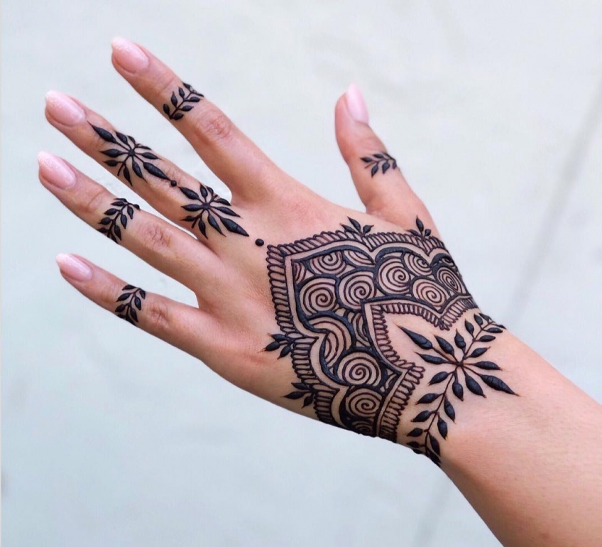 Le tatouage au henné est la tendance à adopter pour les futures mariées !