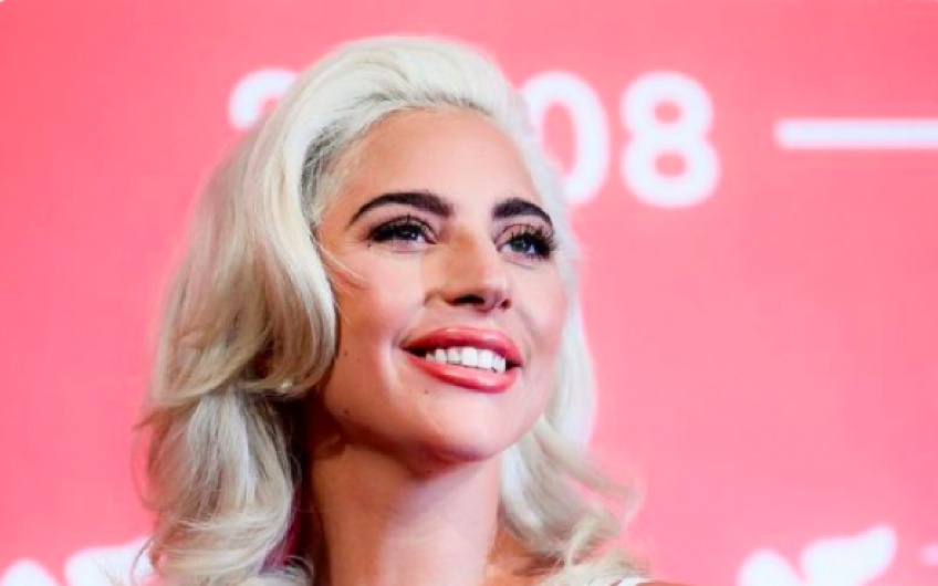 Lady Gaga lance bientôt sa marque de cosmétiques !