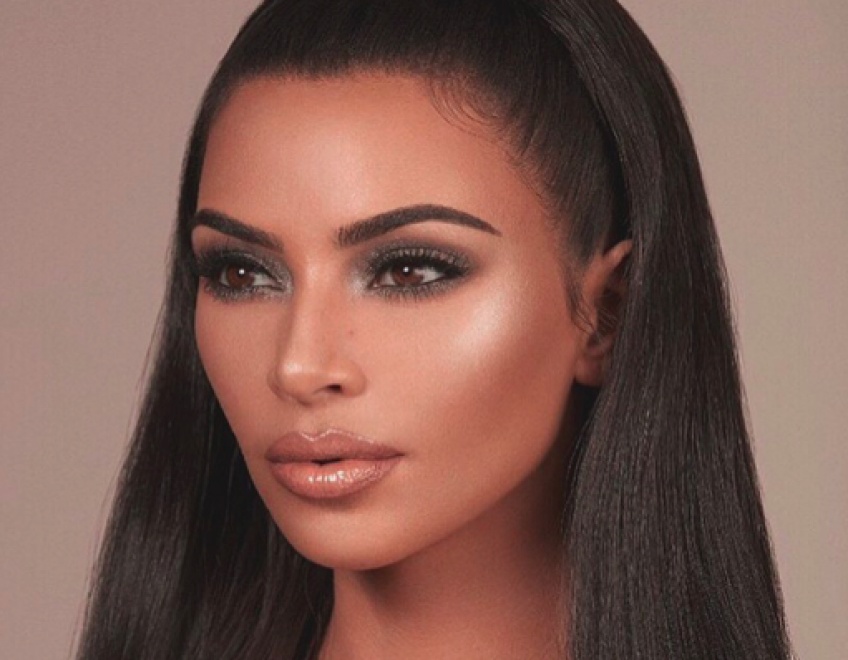 Les soeurs Kardashian lancent le concept du make-up vaginal !