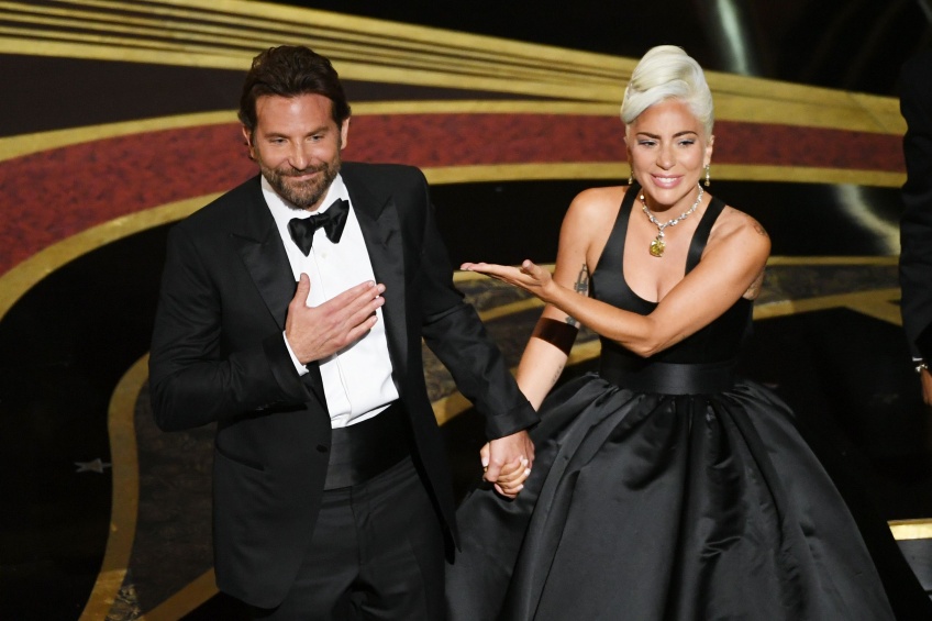 Lady Gaga brise le silence au sujet des rumeurs de couple avec Bradley Cooper