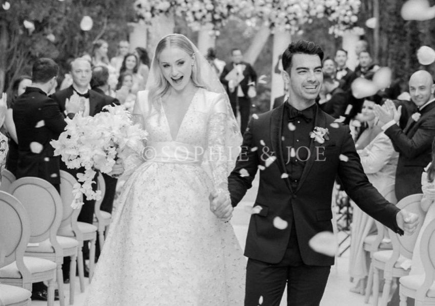 Joe Jonas et Sophie Turner ont enfin révélé la première photo de leur mariage