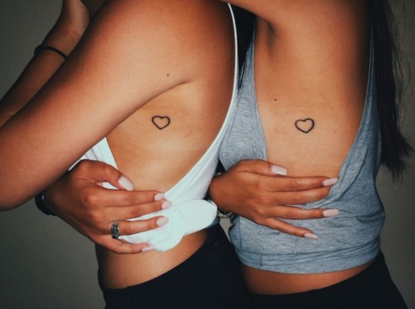 Des inspirations canon pour votre prochain tatouage avec votre soeur !
