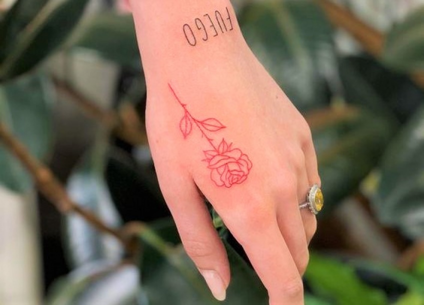 Aperçu : le tatouage rouge, la nouvelle tattoo tendance qui fait le buzz sur Pinterest !