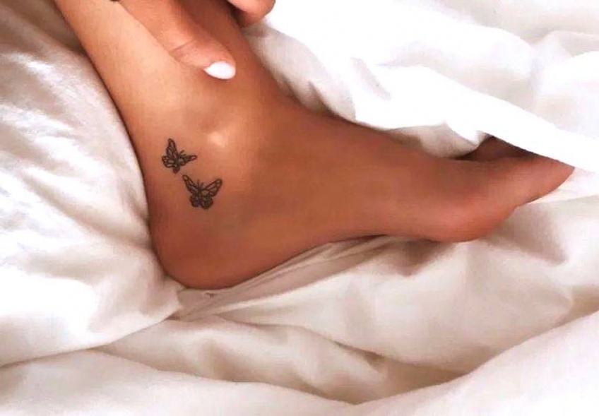 Vos pieds ont besoin d'amour : sublimez-les avec une de ces inspirations de tatouages !