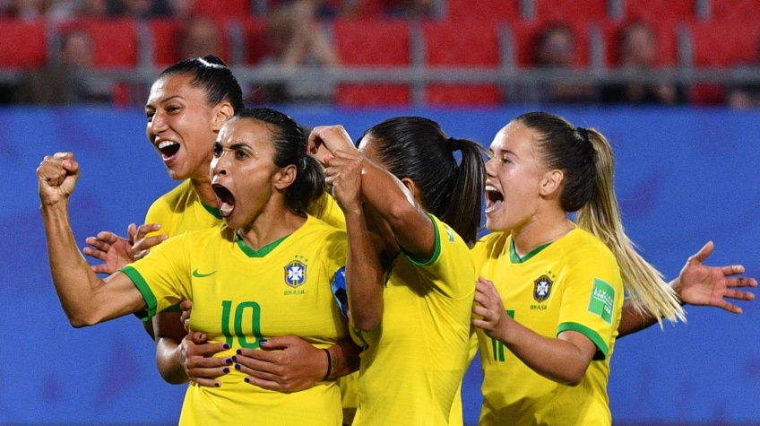 Au Brésil, les joueuses de football remportent l'égalité salariale