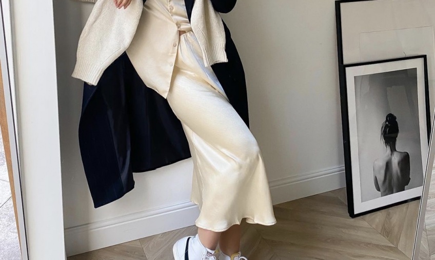 Les looks repérés sur Instagram pour porter la jupe en satin avec style !