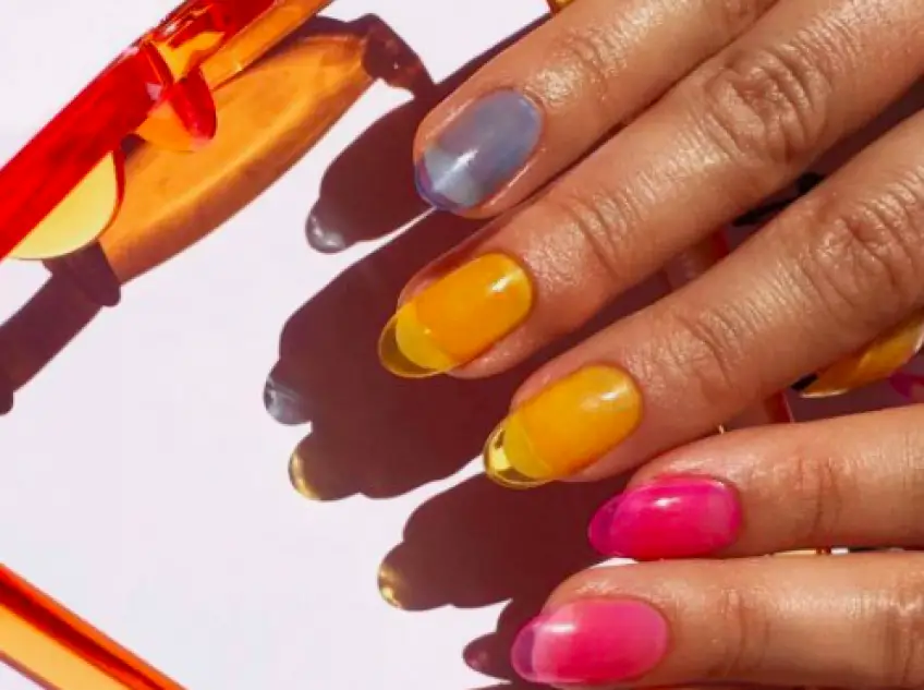 Jelly Nails : la manucure colorée et translucide ultra tendance !
