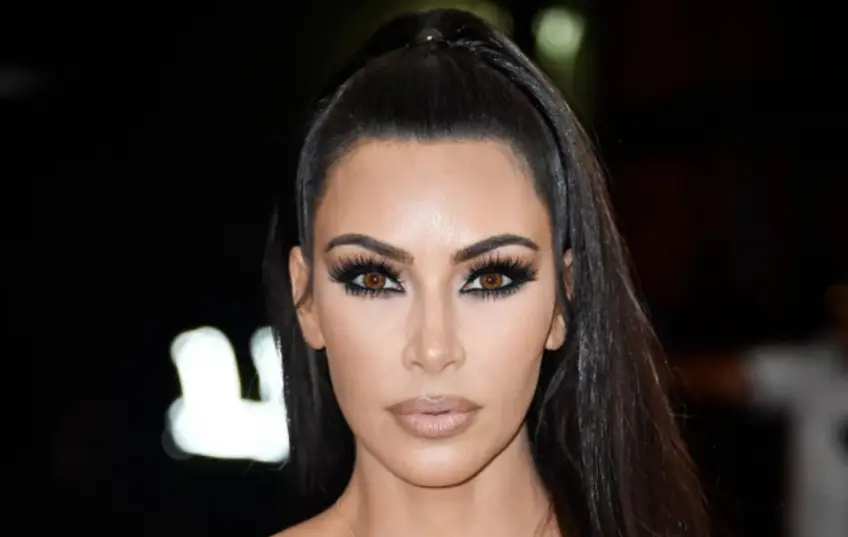 Kim Kardashian révèle sa vraie texture de peau sur Instagram !