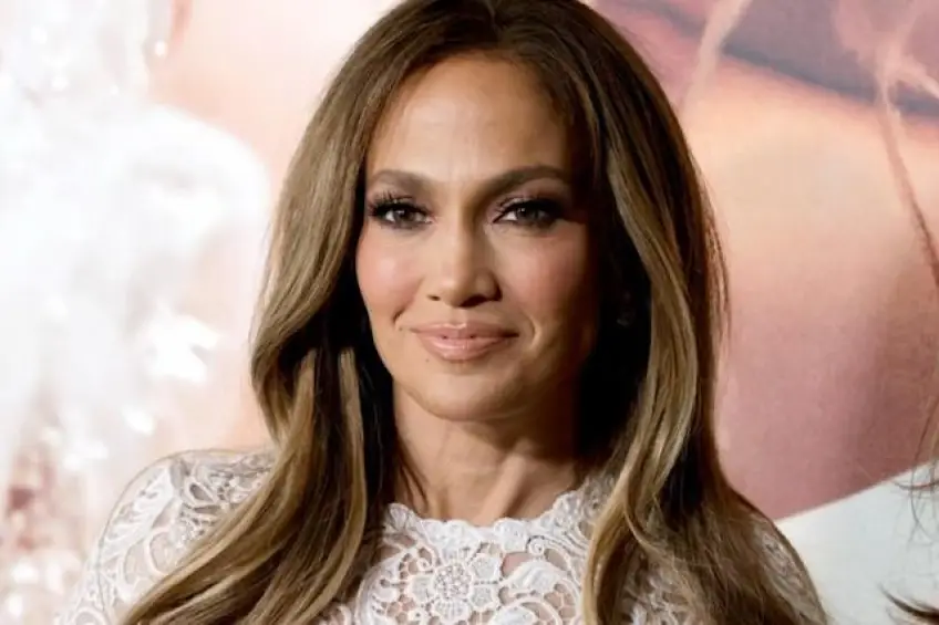 Jennifer Lopez fête son 53e anniversaire avec une vidéo d'elle complètement nue !