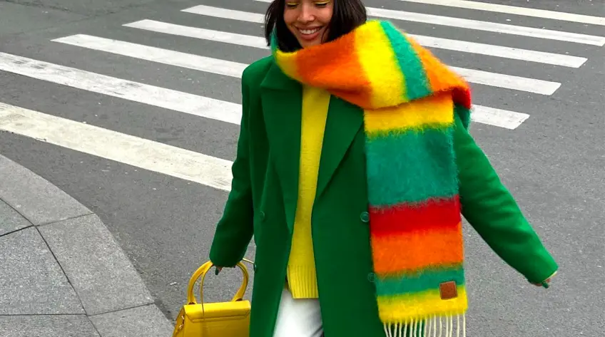 5 looks repérés sur Instagram qui prouvent que l'on peut porter de la couleur en hiver