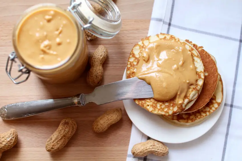Selon une étude, manger du beurre de cacahuète serait aussi réconfortant qu'un câlin