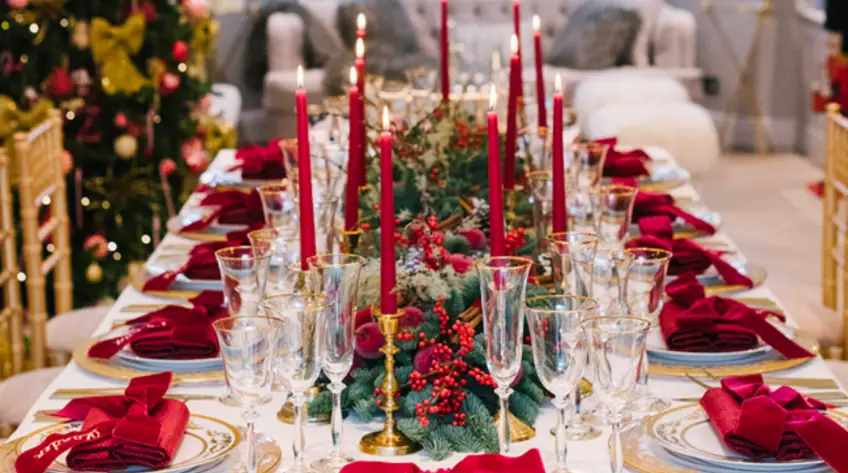 Déco : les plus belles tables de Noël qui vont nous inspirer si c'est nous qui recevons cette année