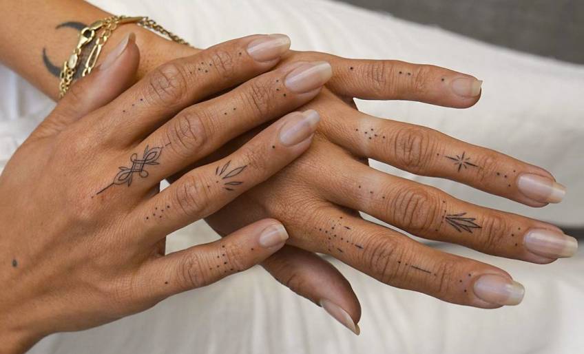 Tatouage main : des idées pour être stylée jusqu'au bout des doigts