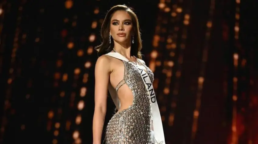 Miss Univers : Miss Thaïlande défile avec une robe faite à partir de languettes de canettes