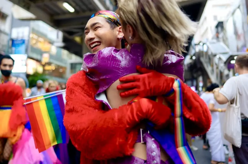 Tinder s'engage avec SOS Homophobie pour lutter contre les violences faites aux LGBTQUIA+