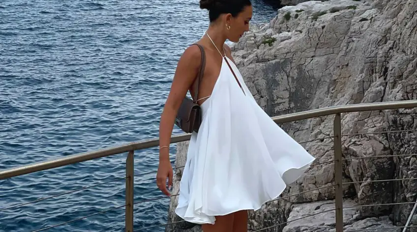 25 petites robes blanches pour passer un été tout en sobriété