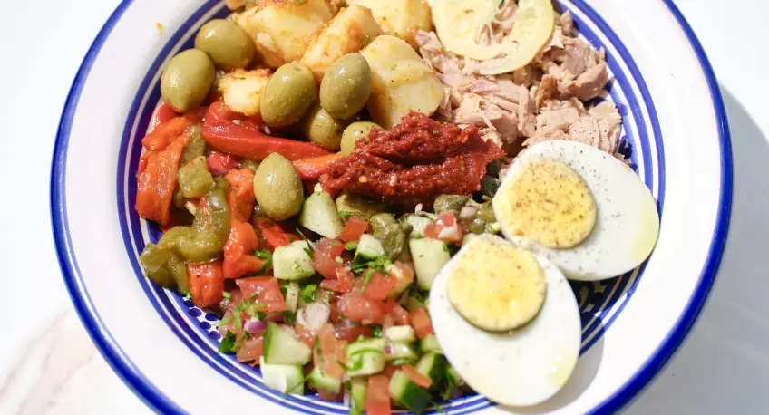 La recette de la salade tunisienne healthy de chez Vendredi Soir est parfaite pour l'été