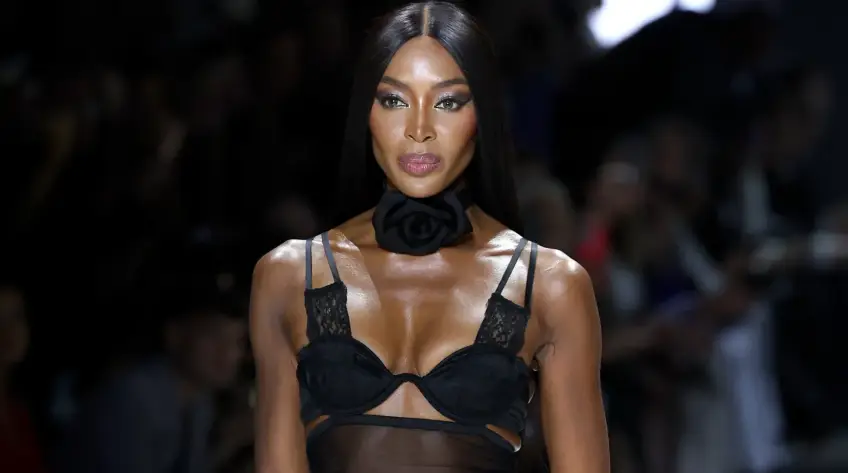 Naomi Campbell, 53 ans, divine, défile en lingerie pour Dolce & Gabbana à la Fashion Week de Milan