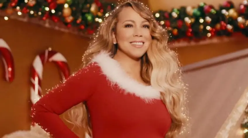 Mariah Carey se décongèle et lance le début des festivités de Noël !