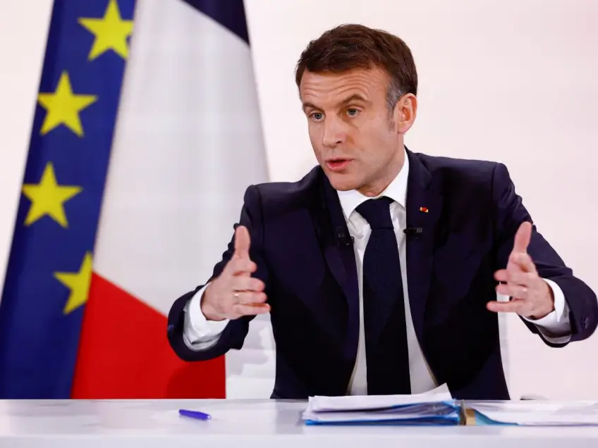 Emmanuel Macron annonce la transformation du congé parental