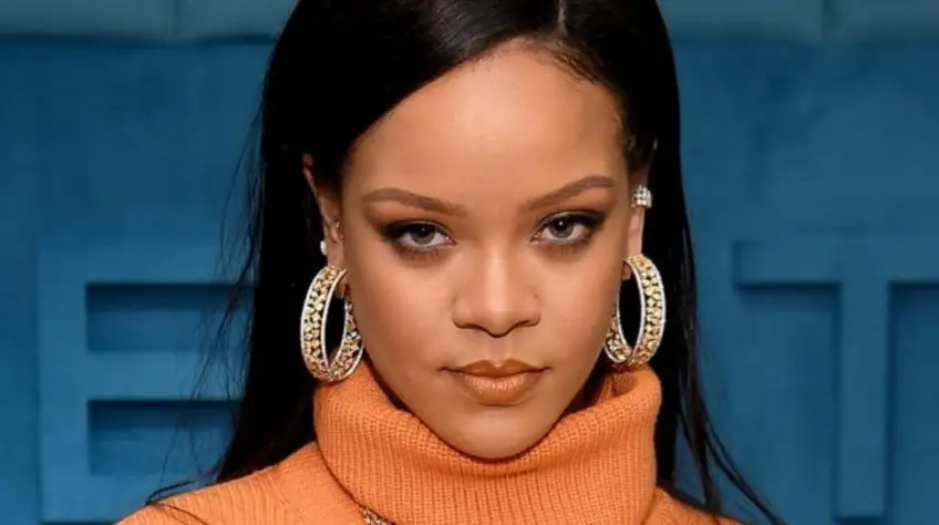 Les fans de Rihanna prennent sa défense à la suite de commentaires sexistes et grossophobes