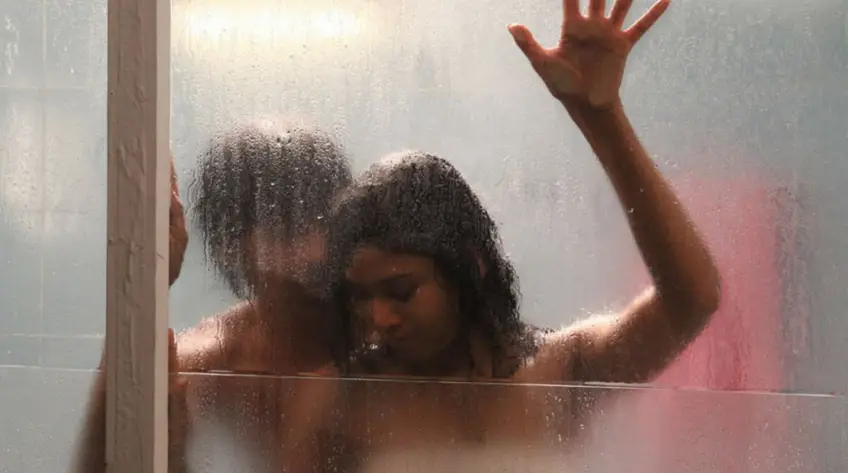 Question Q : Voici le secret ultime pour faire l'amour sous la douche comme des pros