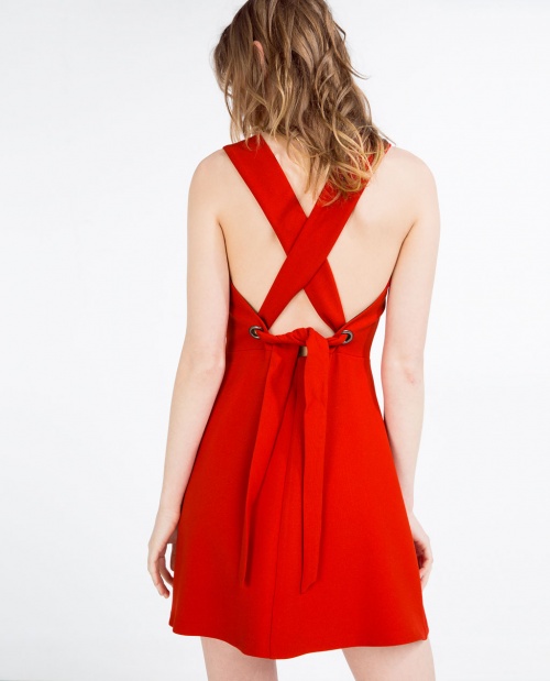 Zara robe dos nu rouge