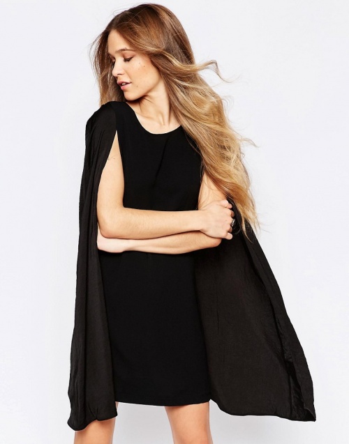 robe cape noire