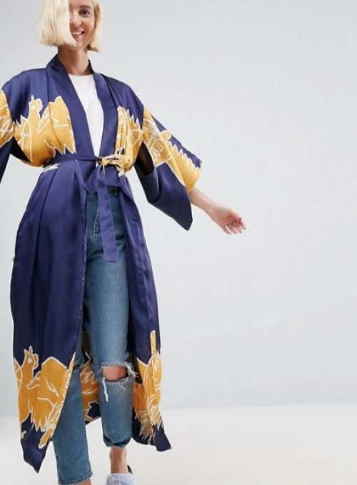 Asos Made In Kenya - Kimono en satin à motif perroquets