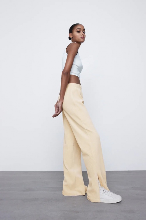 Zara - Pantalon en velours