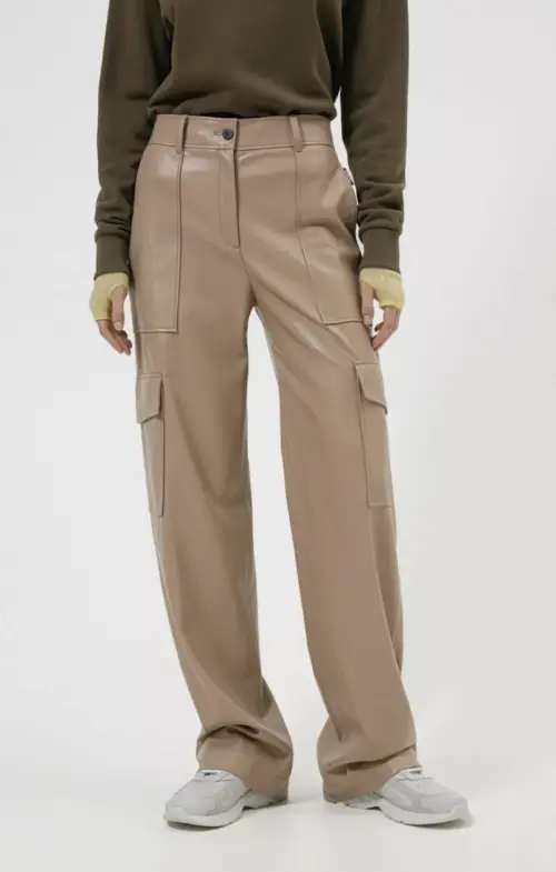 Hugo Boss - Pantalon style cargo en simili cuir