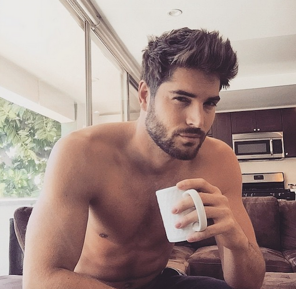 Menandcoffee : le compte instagram qui va vous faire aimer le café.