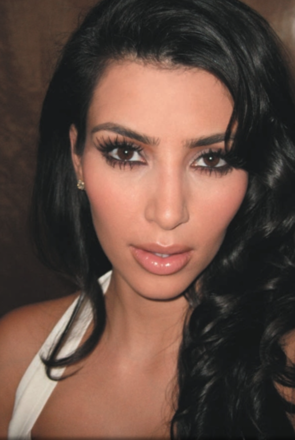 Kim Kardashian écrivain  avec Selfish