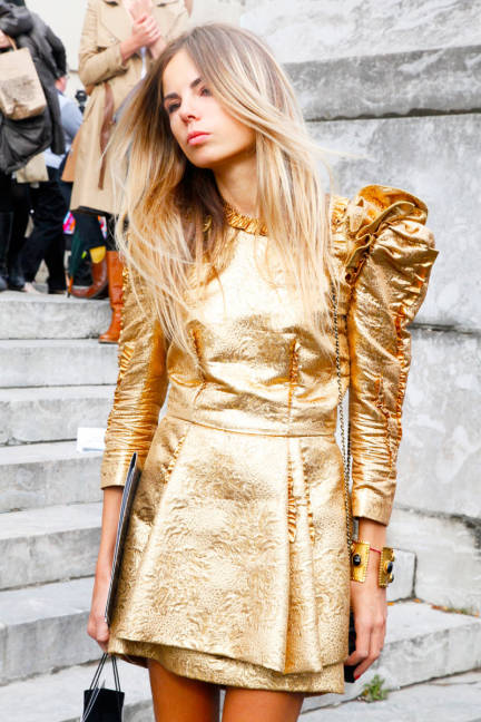 robe or dorée fashion style