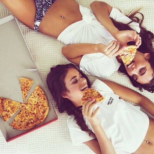 8 raisons qui prouvent que les filles gourmandes sont les plus cools
